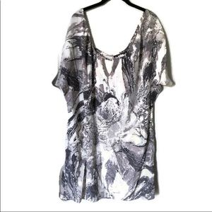 Meghan LA flowy marble pattern dress front pockets
